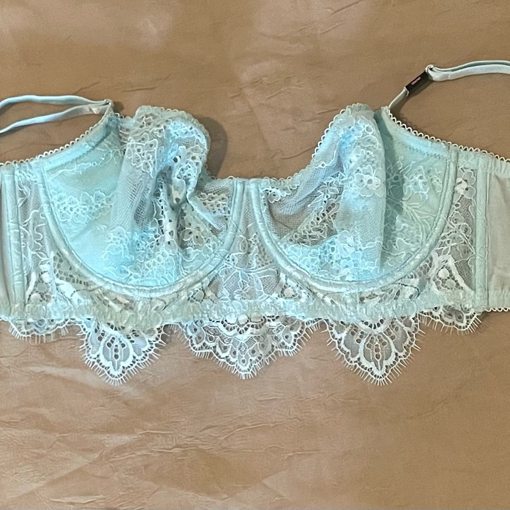 Victoria's Secret Dream Angels Lace Push-up Bra